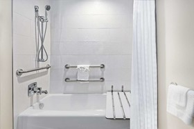 Embassy Suites By Hilton College Station