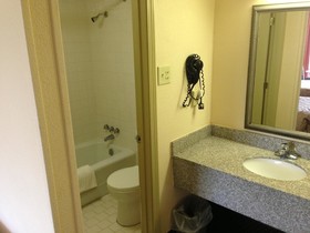 EZ Travel Inn