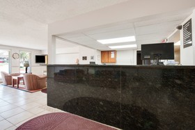 Super 8 by Wyndham College Station