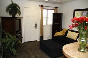 Vineyard Court Designer Suites