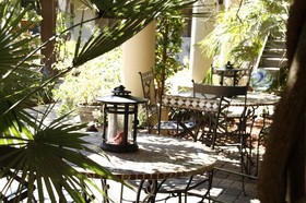 Vineyard Court Designer Suites