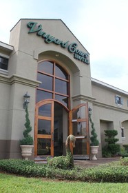 Vineyard Court Designer Suites