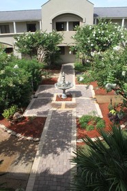 Vineyard Court Designer Suites