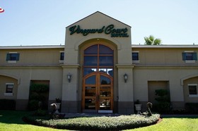 Vineyard Court Designer Suites