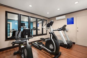 Days Inn & Suites by Wyndham Conroe North