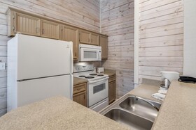 Holiday Inn Club Vacations Piney Shores Resort