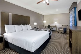 La Quinta Inn & Suites by Wyndham Conroe