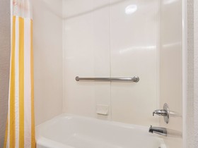 La Quinta Inn & Suites by Wyndham Conroe