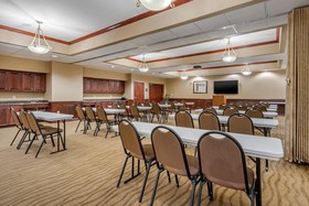 Comfort Suites Central