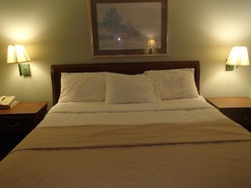 Days Inn & Suites by Wyndham Corpus Christi Central