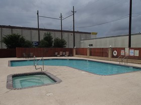 Days Inn & Suites by Wyndham Corpus Christi Central