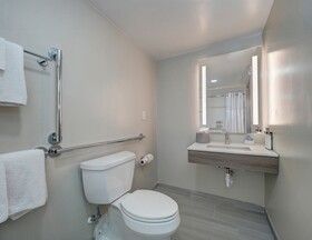Holiday Inn Express Corpus Christi - Beachfront