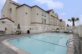Red Roof Inn & Suites Corpus Christi