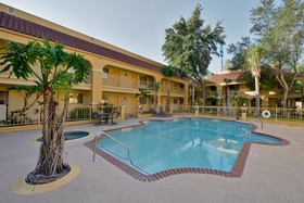 Super 8 by Wyndham Corpus Christi Northwest