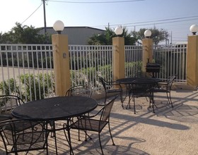 Rodeway Inn & Suites