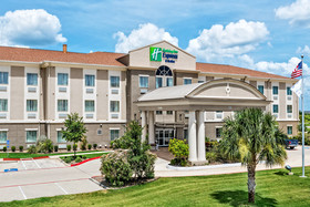Holiday Inn Express Hotel & Suites Cotulla