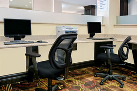 Holiday Inn Express Hotel & Suites Cotulla