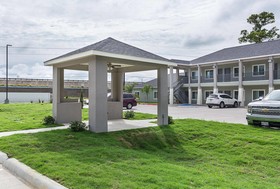 Scottish Inns and Suites Crosby