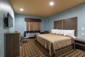 Scottish Inns and Suites Crosby