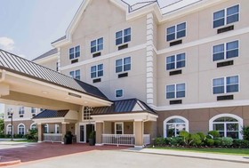 Quality Inn & Suites I-35 E/Walnut Hill