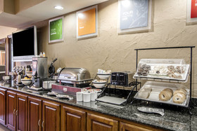 Quality Inn & Suites I-35 E/Walnut Hill