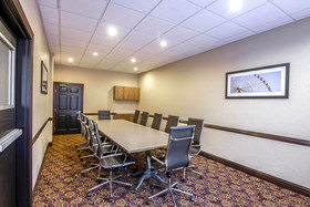 Quality Inn & Suites I-35 E/Walnut Hill