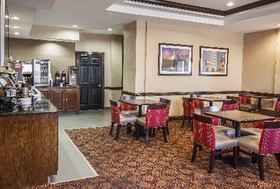 Quality Inn & Suites I-35 E/Walnut Hill