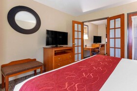 Comfort Suites North Dallas