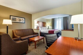 Comfort Suites North Dallas