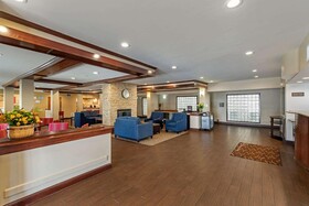 Comfort Suites North Dallas