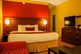 Super 8 by Wyndham Dallas Love Field Airport