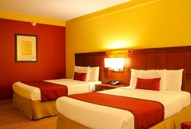 Super 8 by Wyndham Dallas Love Field Airport