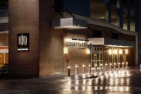 Courtyard by Marriott Dallas Downtown/Reunion District