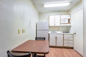 HomeTowne Studios Dallas - North Addison/ Tollway