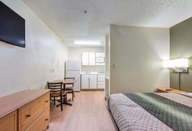 HomeTowne Studios Dallas - North Addison/ Tollway