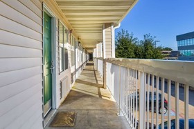 HomeTowne Studios Dallas - North Addison/ Tollway