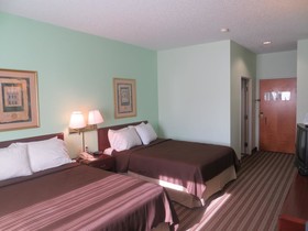 Days Inn & Suites by Wyndham Dallas