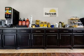 Days Inn & Suites by Wyndham Dallas