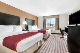 Days Inn & Suites by Wyndham Dallas