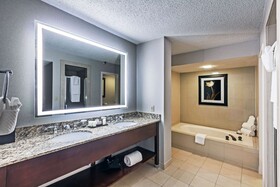 Embassy Suites by Hilton Dallas Market Center