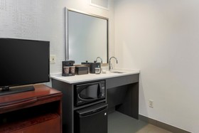 Embassy Suites by Hilton Dallas Love Field