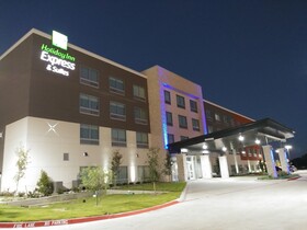 Holiday Inn Express & Suites Dallas Northeast-Arboretum