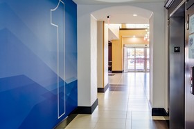 Holiday Inn Express Hotel & Suites Dallas West