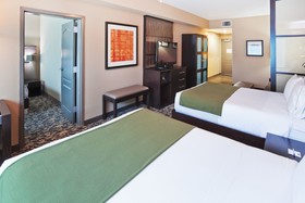 Holiday Inn Express Hotel & Suites North Dallas At Preston