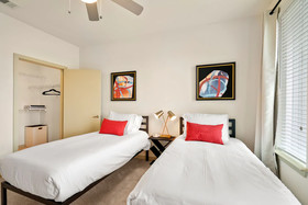 Kasa Dallas Medical District Apartments