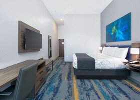 La Quinta Inn & Suites by Wyndham Dallas/Fairpark