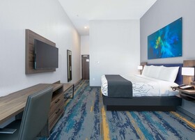 La Quinta Inn & Suites by Wyndham Dallas/Fairpark