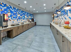La Quinta Inn & Suites by Wyndham Dallas/Fairpark