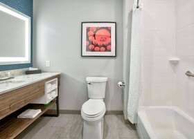 La Quinta Inn & Suites by Wyndham Dallas/Fairpark