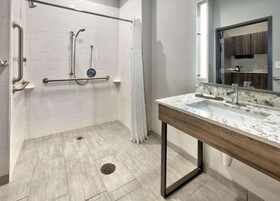 La Quinta Inn & Suites by Wyndham Dallas/Fairpark
